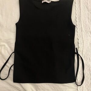 Sleeveless and Backless Tie Top